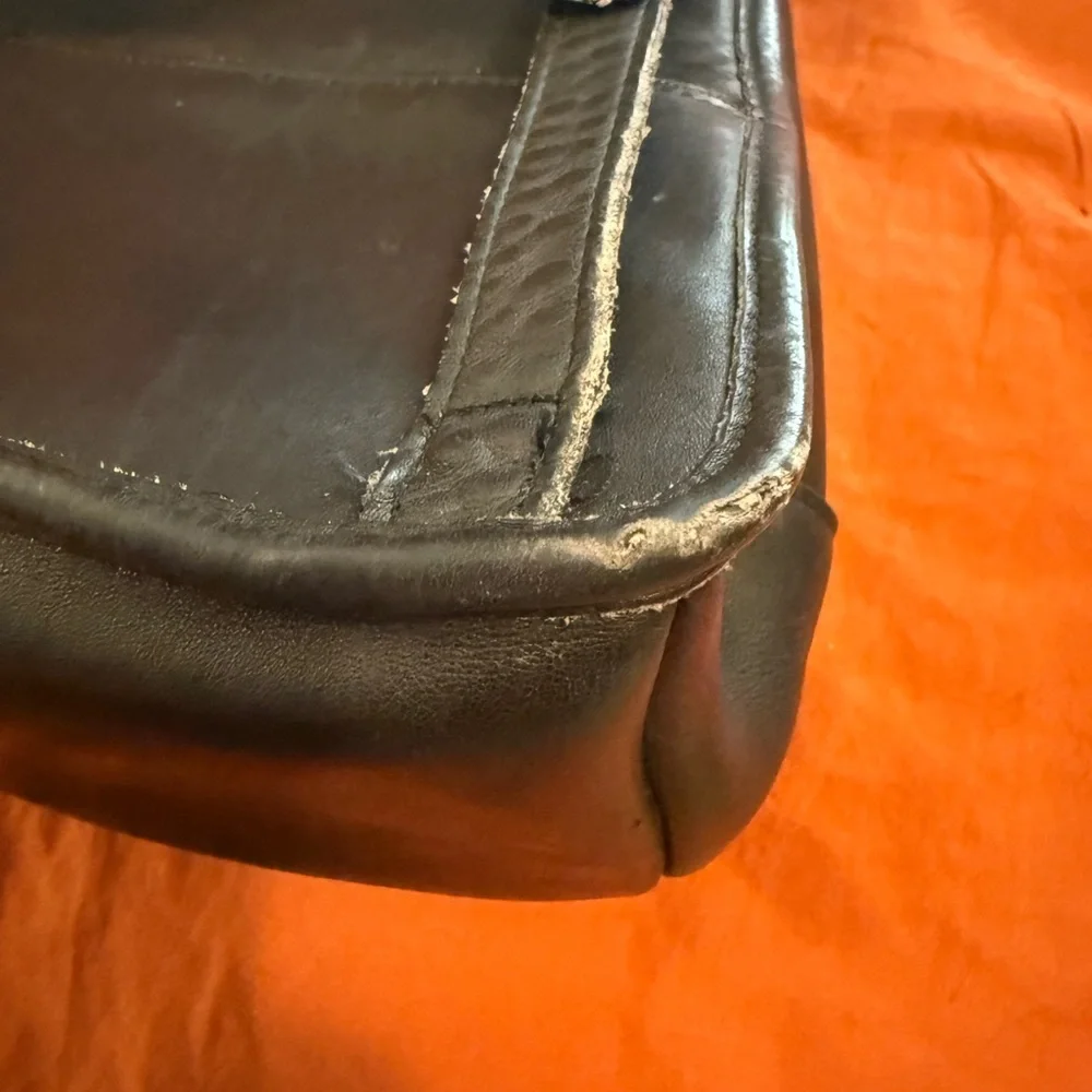 COACH vintage turnlock backpack purse in black with silver hardware. 90s! - Picture 9 of 15